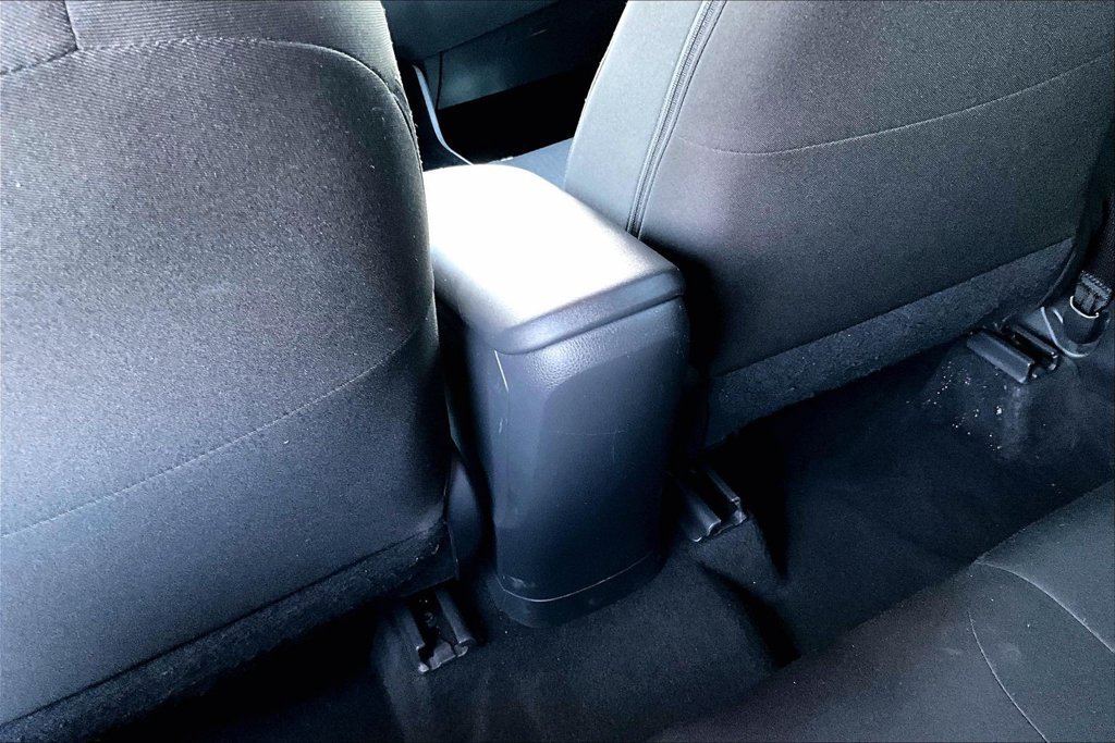 Used 2019 Toyota C-HR XLE FWD image 10