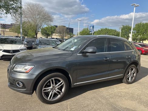 Used 2017 Audi Q5 2.0T Premium Plus w/ Technology Package image 1