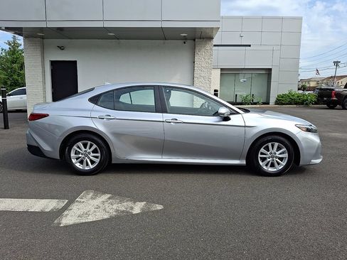 Used 2025 Toyota Camry LE FWD image 7