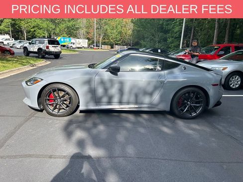 Used 2024 Nissan Z Performance w/ Floor Mat Package RWD image 4