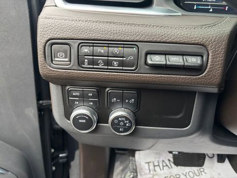 Used 2022 GMC Yukon XL Denali image 23