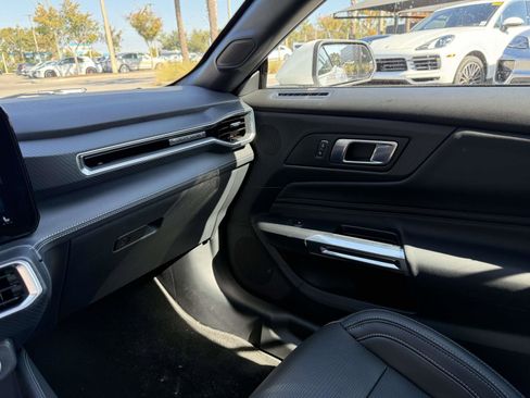 Used 2025 Ford Mustang GT Premium image 19