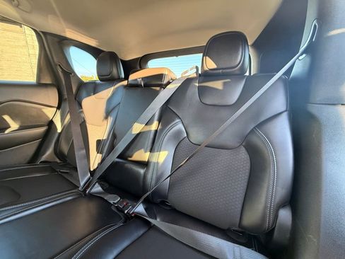 Used 2021 Jeep Cherokee Latitude Plus image 13