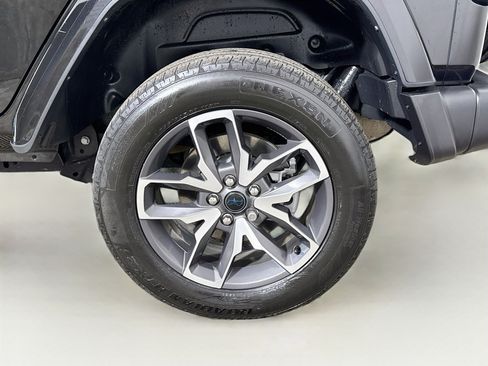 Used 2024 Jeep Wrangler Unlimited w/ Convenience Group AWD/4WD image 24