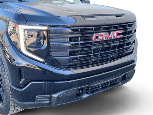 Used 2023 GMC Sierra 1500 Pro w/ Graphite Edition AWD/4WD image 6