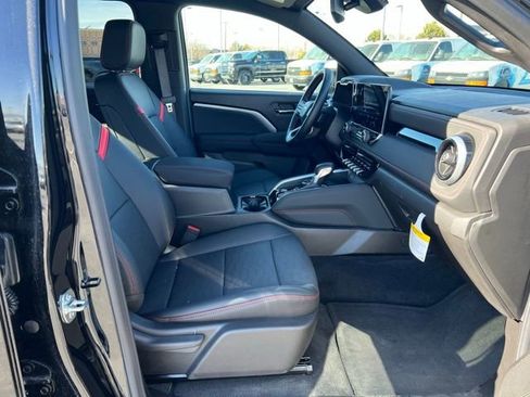 New 2025 Chevrolet Colorado Z71 w/ Z71 Convenience Package 2 AWD/4WD image 17