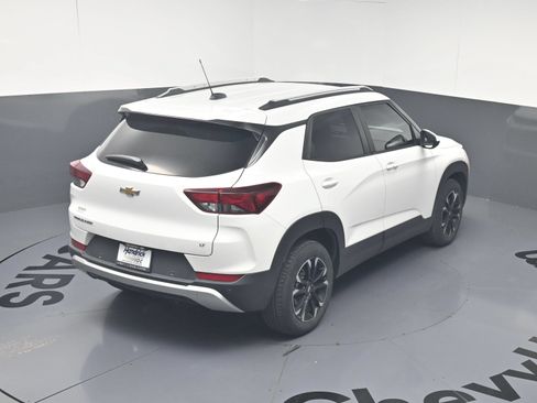 Used 2021 Chevrolet TrailBlazer LT w/ Premium Seating Package FWD image 25