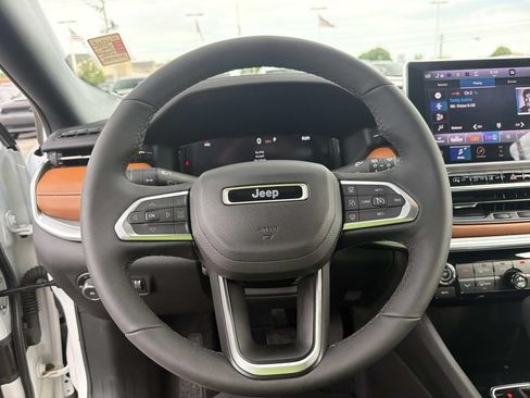 Used 2025 Jeep Compass Limited w/ Elite Group AWD/4WD image 25