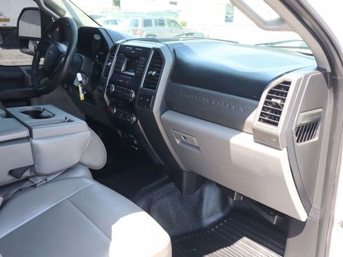 Used 2017 Ford F450 XL w/ Power Equipment Group RWD image 40