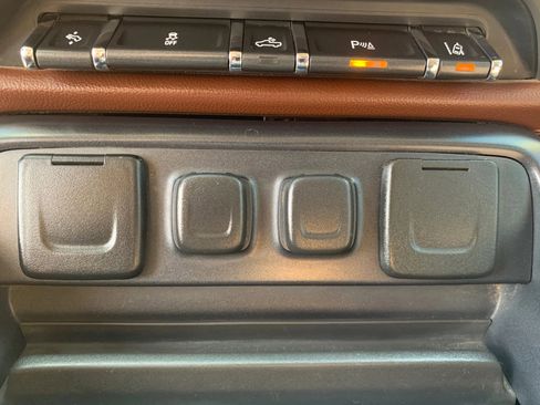 Used 2015 Chevrolet Silverado 1500 High Country w/ High Country Premium Package image 25