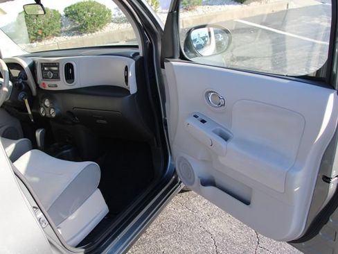 Used 2011 Nissan Cube 1.8 S w/ Interior Designer Pkg FWD image 28