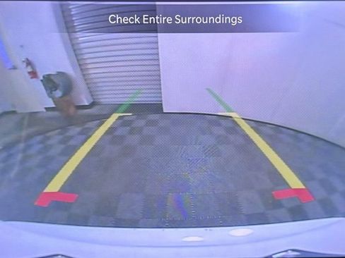 Used 2025 Chrysler Pacifica Select image 20