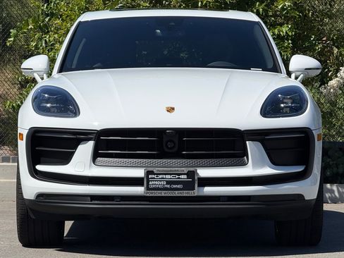 Certified 2026 Porsche Macan image 10