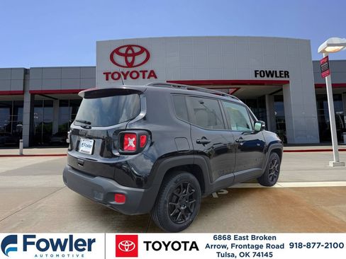 Used 2020 Jeep Renegade Altitude FWD image 5