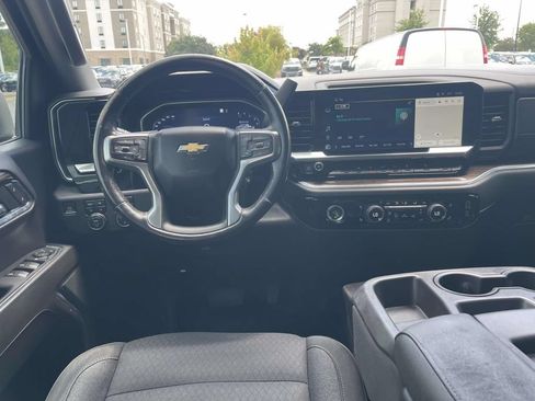 Used 2022 Chevrolet Silverado 1500 LT AWD/4WD image 13