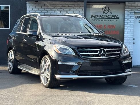 Used 2012 Mercedes-Benz ML 63 AMG 4MATIC w/ AMG Performance Pkg image 9