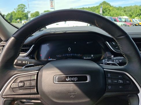 Certified 2022 Jeep Grand Cherokee L Limited AWD/4WD image 21