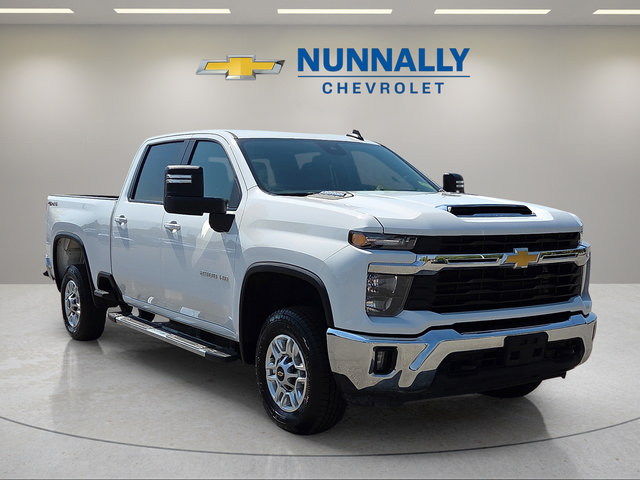 Used 2025 Chevrolet Silverado 2500 LT w/ Convenience Package AWD/4WD image 7