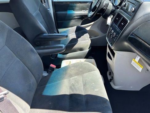 Used 2015 Dodge Grand Caravan SE w/ Quick Order Package 29E SE FWD image 28