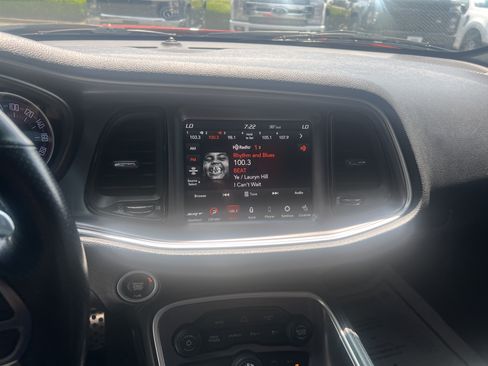 Used 2020 Dodge Challenger R/T Scat Pack RWD image 11