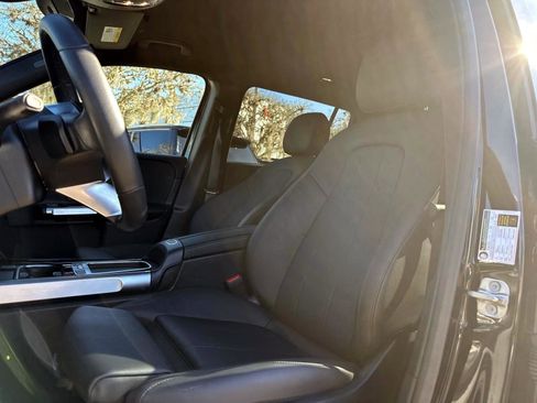 Used 2025 Mercedes-Benz GLB 250 image 20