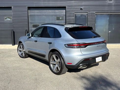 Certified 2025 Porsche Macan image 3