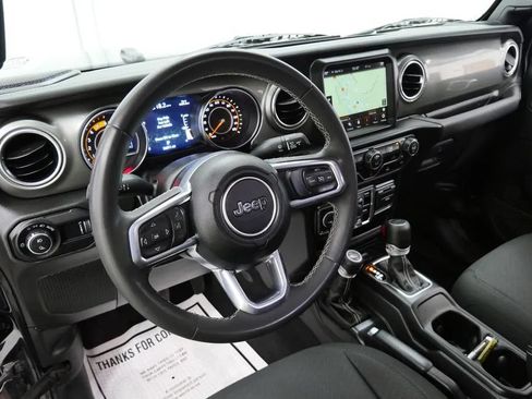 Used 2023 Jeep Gladiator Overland AWD/4WD image 11