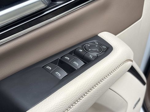 Used 2026 GMC Yukon XL Denali w/ Denali Reserve Package image 14