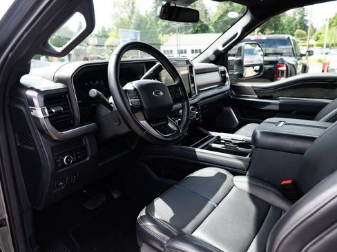 Used 2026 Ford F350 Platinum w/ FX4 Off-Road Package AWD/4WD image 19
