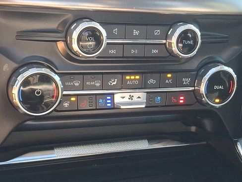 Used 2023 Ford F150 Lariat w/ Equipment Group 502A High AWD/4WD image 17