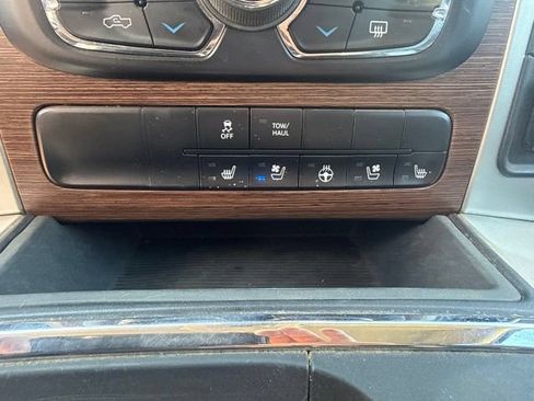 Used 2016 RAM 1500 Laramie w/ Convenience Group AWD/4WD image 17