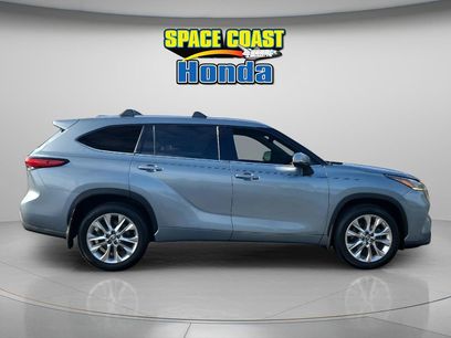 Used 2022 Toyota Highlander Limited