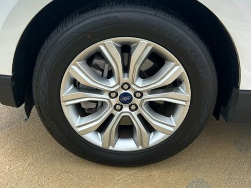 Used 2021 Ford Edge Titanium FWD image 30