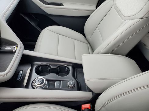 New 2025 Ford Explorer Active w/ Active Comfort Package image 34