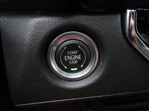 Used 2023 Chevrolet Colorado Trail Boss w/ Technology Package AWD/4WD image 26