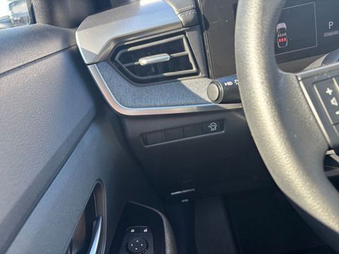 Used 2025 Nissan Kicks SV image 32