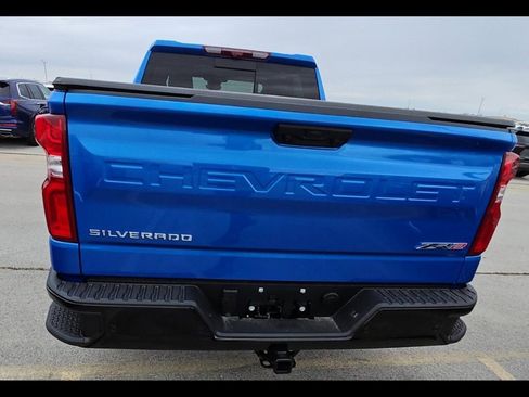 Used 2025 Chevrolet Silverado 1500 ZR2 w/ Technology Package image 5