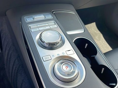 Used 2025 Genesis GV70 2.5T image 22