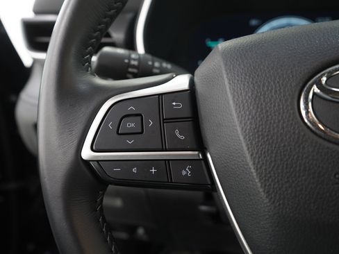 Used 2025 Toyota Highlander XSE AWD/4WD image 28