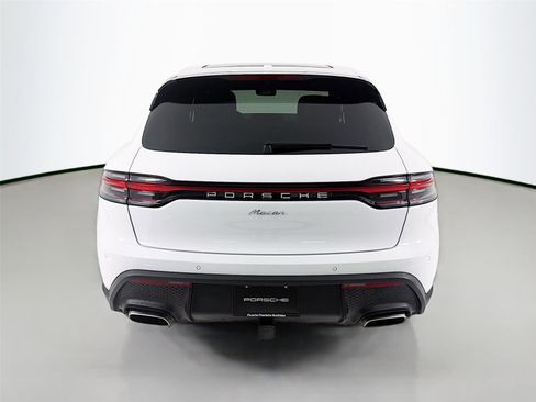 Certified 2025 Porsche Macan image 27