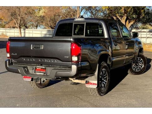 Used 2022 Toyota Tacoma SR image 15