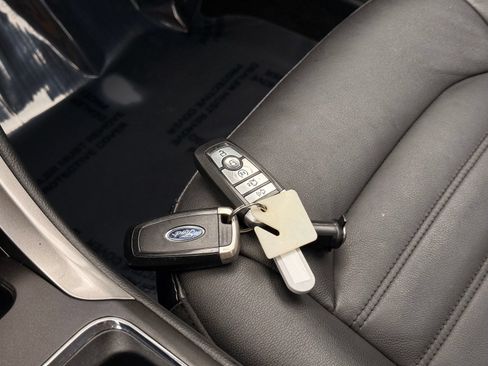Used 2018 Ford Fusion SE w/ Equipment Group 602A FWD image 35