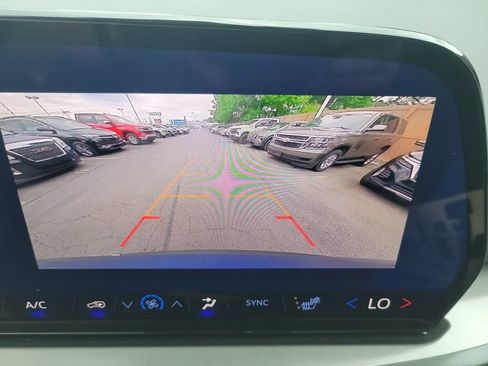 Used 2026 Chevrolet Traverse LT AWD/4WD image 31