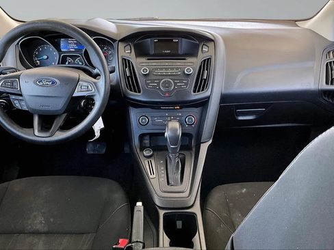 Used 2017 Ford Focus SE FWD image 7