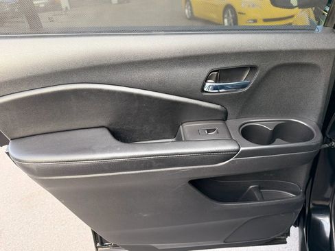Used 2021 Honda Pilot Elite image 18