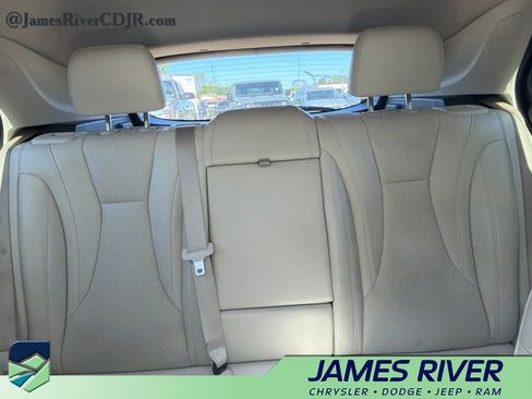 Used 2023 Buick Envision Essence AWD/4WD image 10
