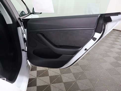 Used 2022 Tesla Model 3 Long Range image 26