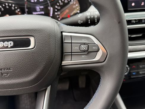 Used 2022 Jeep Compass Latitude AWD/4WD image 25