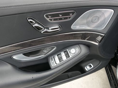 Used 2017 Mercedes-Benz S 550 Sedan image 12