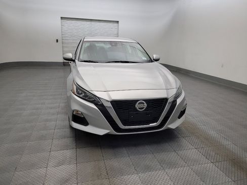 Used 2022 Nissan Altima 2.5 SV FWD image 14